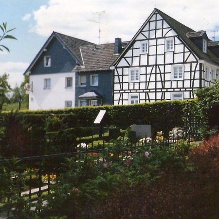 Monteurhotel Garni Alter Olper Hof ลินด์ลาร์ ภายนอก รูปภาพ