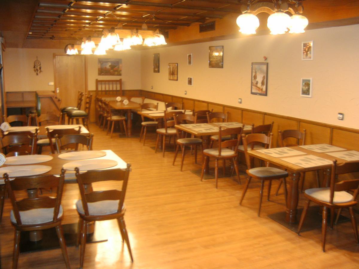 Monteurhotel Garni Alter Olper Hof ลินด์ลาร์ ภายนอก รูปภาพ