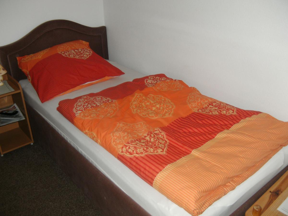 Monteurhotel Garni Alter Olper Hof ลินด์ลาร์ ภายนอก รูปภาพ