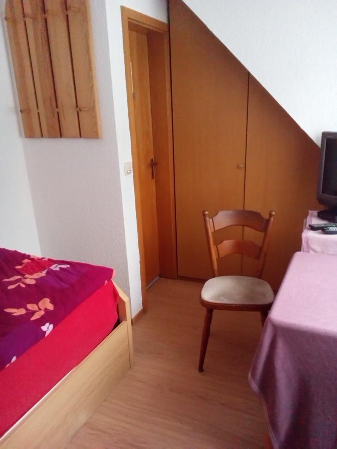 Monteurhotel Garni Alter Olper Hof ลินด์ลาร์ ภายนอก รูปภาพ