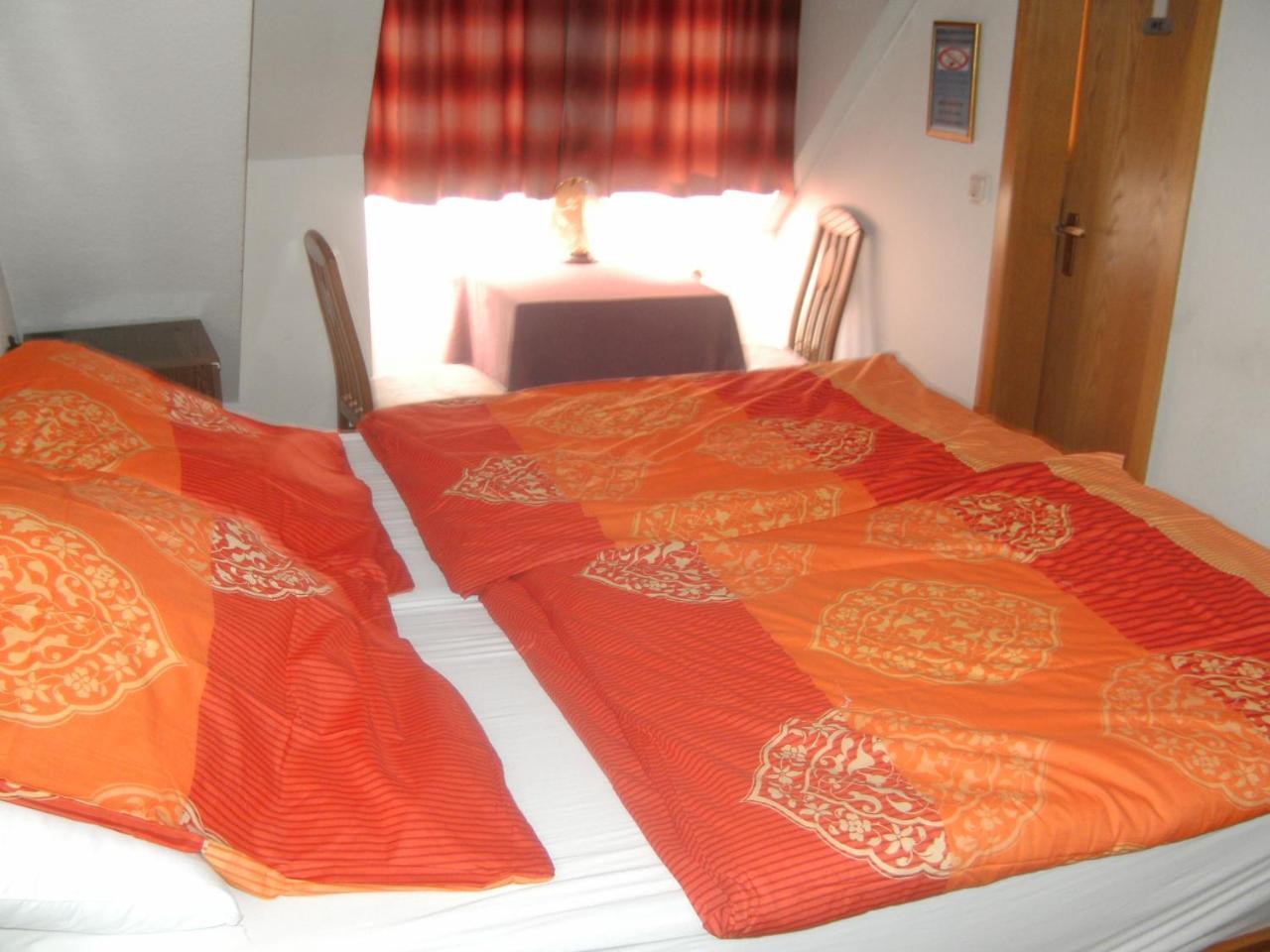 Monteurhotel Garni Alter Olper Hof ลินด์ลาร์ ภายนอก รูปภาพ