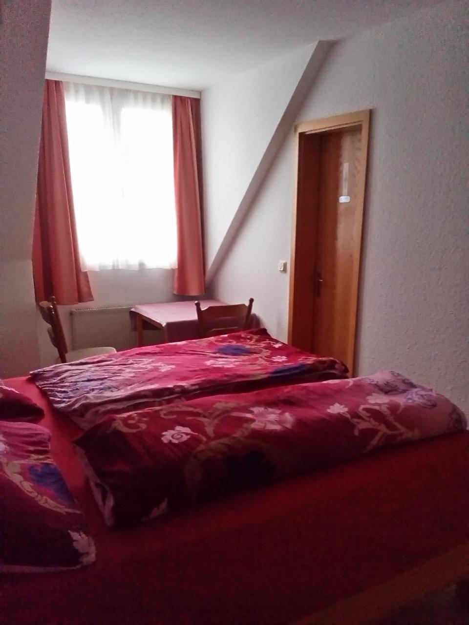 Monteurhotel Garni Alter Olper Hof ลินด์ลาร์ ภายนอก รูปภาพ