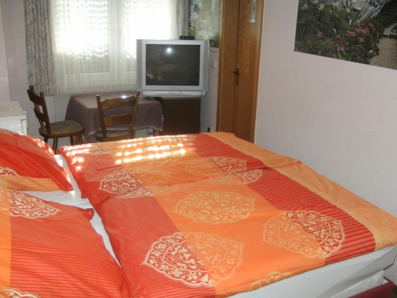 Monteurhotel Garni Alter Olper Hof ลินด์ลาร์ ภายนอก รูปภาพ